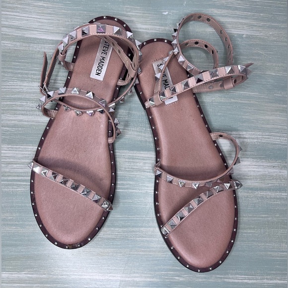 Steve Madden Shoes - Steve Madden Silver Studded Wrap Travel Flat Sandal Size 9.5 Tan 💗